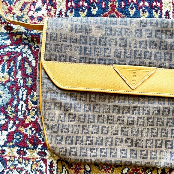 🌈 Amazing Vintage Fendi crossbody bag - Picture 1 of 16